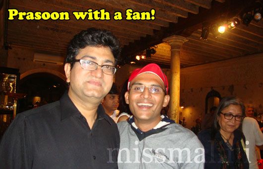 Prasoon Joshi with a fan