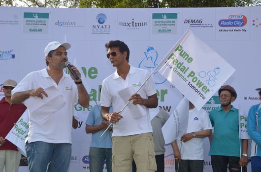 Krist Pereira (Founder Member of Pune Pedal Power) with Milind Soman