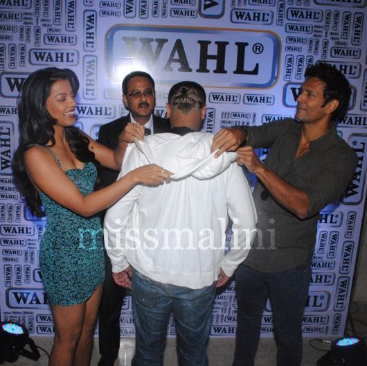 Mugdha Godse and Milind Soman Launch Wahl Products in India