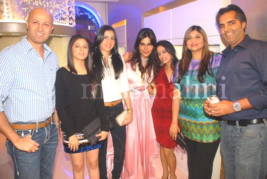 shish Gupta, Rucha Gujrati, Monica, Nisha, Sandeep Seth, Dilshad, Anuja, Rishad