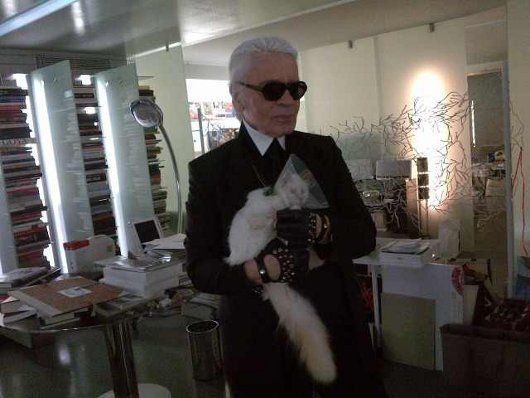 Karl lagerfeld with Choupette