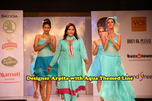 Designer Arpita with Models at Rajasthan Fashion Week