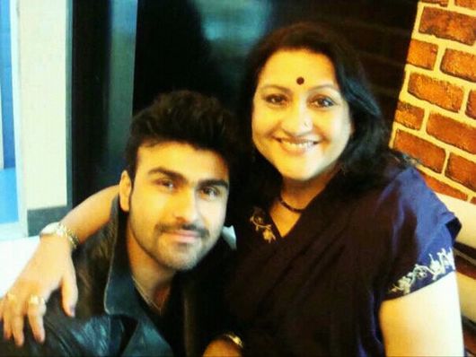 Arya Babbar with his mother
