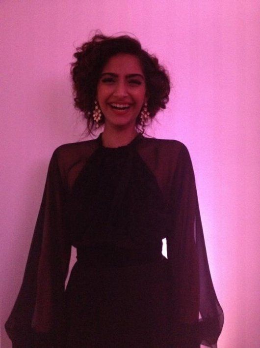 Full-Length Picture of Sonam Kapoor at the Gucci-Vanity Fair Party!