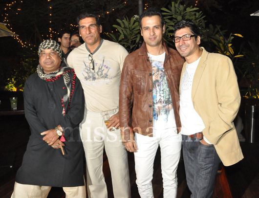 Bijon Dasgupta, Rohit Roy and Prashant Chaudhri with a friend