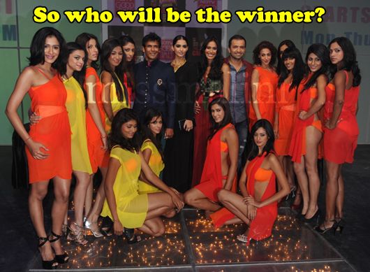 Contestants of the Kingfisher Calendar Model Hunt with Milind Soman, Sonam Kapoor, Ujjwala Raut & Atul Kasbekar