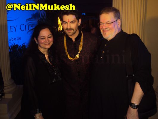 Neil Nitin Mukesh flanked by his parents after the show