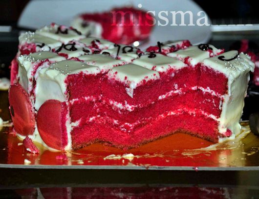 red velvet cake, yum!