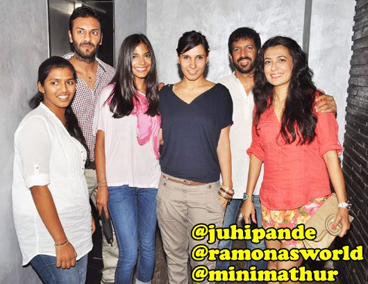 Juhi Pande, Ramona Arena, Kabir Khan and Mini Mathur with friends