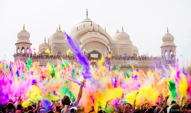 Viral Video: The World’s Biggest Holi Party