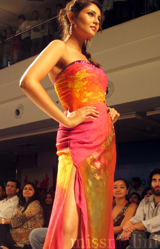 Femina Miss India 2012 contestant in Satya Paul