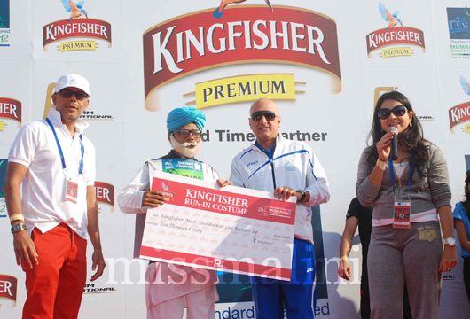 Kingfisher Mast Mumbaikar - Rajesh Shah, dressed up as PM Manmohan Singh