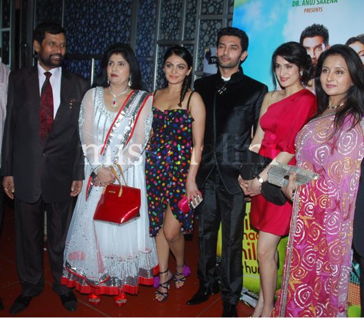 Ram Vilas Paswan, Reena Paswan, Neeru Bajwa, Chirag Paswan, Sagarika Ghatge & Poonam Dhillon  at the premiere of 'Miley Naa Miley Hum' at Cinemax, Vesova