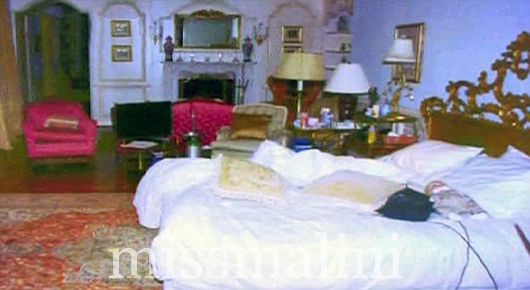 The bed in which Jackson died (photo: The Daily Mail; UK)