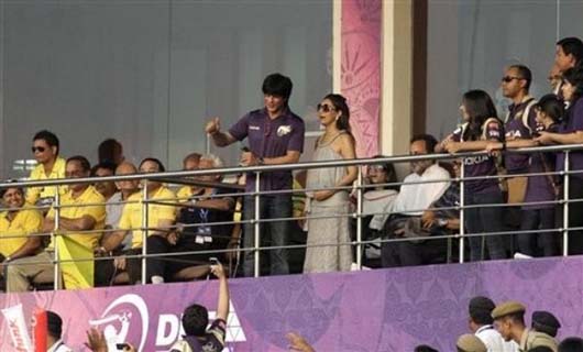 Shah Rukh Khan and Gauri Khan At IPL Match | Photo Credit crickblog.com