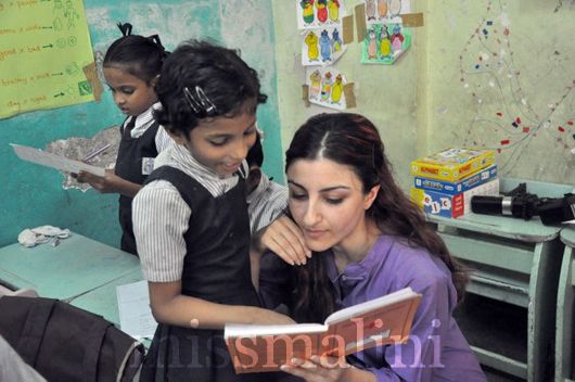 Soha Didi teaching nouns