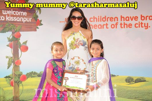 Tara Sharma with Chalo Kissanpur winners