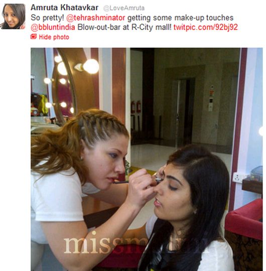 Tweet - Rashmi getting her eye make-up
