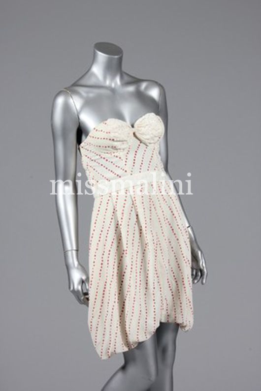 Amy's dress which sold for £43,200