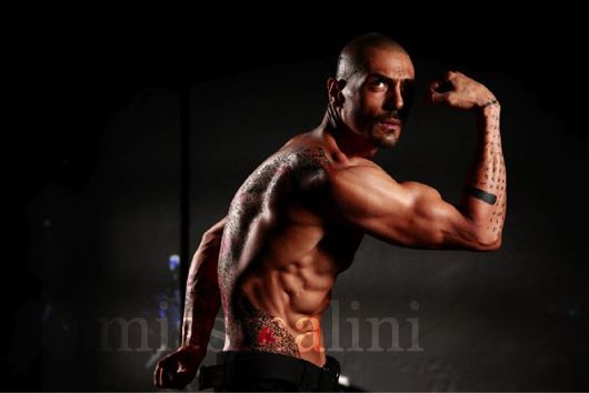 Arjun Rampal Shares Never-Seen-Before Pix from a Ra.One Photoshoot!