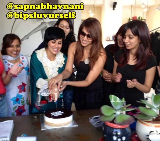 Sapna and Bipasha cut a birthday cake together