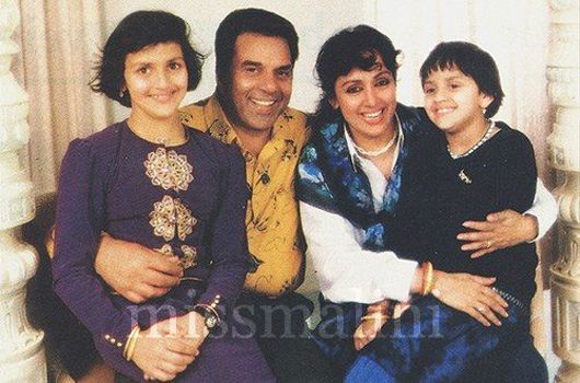 Esha & Ahana Deol with Dharmendra & Hema Malini