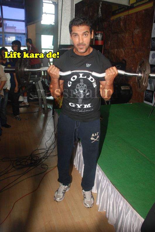John Abraham Hits Gold’S Gym in Full Force!