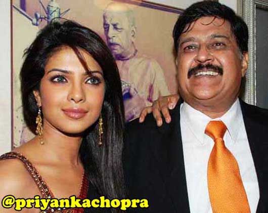 Priyanka Chopra with her father (Photo: mahamediaonline.com)