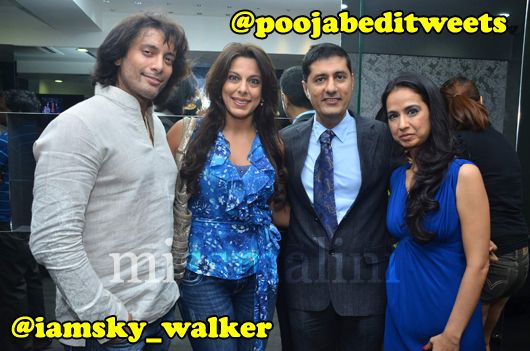 Akashdeep Sehgal and Pooja Bedi with Gehna's Sunil and Kiran Datwani