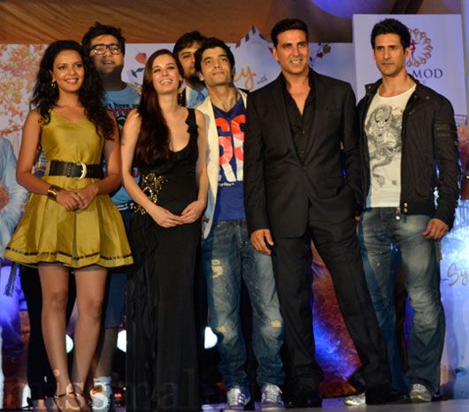 Akshay Kumar with the cast of From Sydney With Love