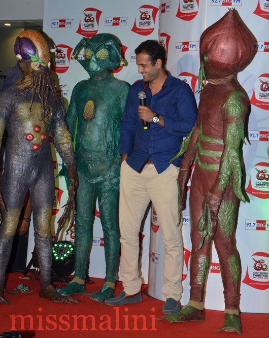 Irfan Pathan with aliens from Joker