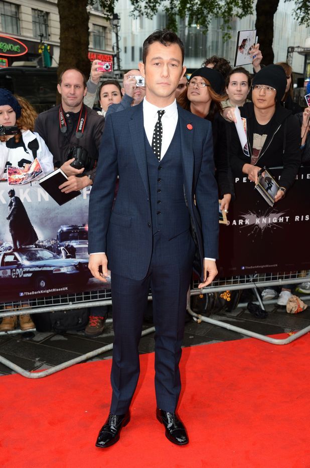 Joseph Gordon-Levitt in Burberry Tailoring at the London premiere of "The Dark Knight Rises"