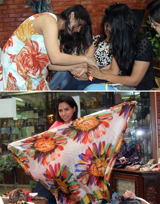Anusha Lalwani and Karishma Sakhrani giving demos (photo courtesy | Bharti Nair for MissMalini.com)