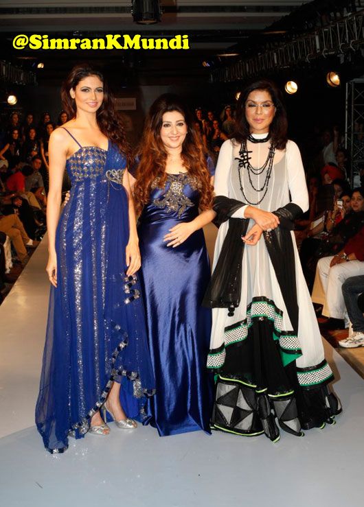 Zeenat Aman & Simrankaur Mundi wearing Designer Archana Kochhar Outfit