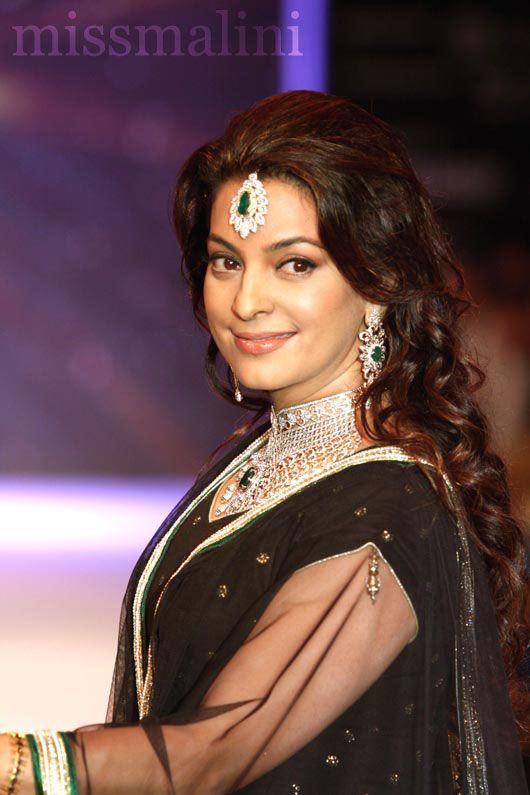 Juhi Chawla models for Kays Jewels at IIJW-2012