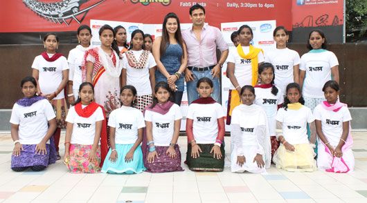 Starlet Payal Rohtagi & Wrestler Sangram Singh Party with Underprivileged Kids at EsselWorld