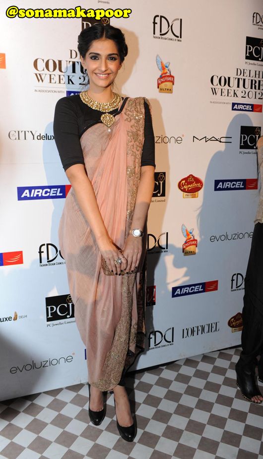 Glamazon Sonam Kapoor Dazzles at Anamika Khanna’s Show at Delhi Couture Week