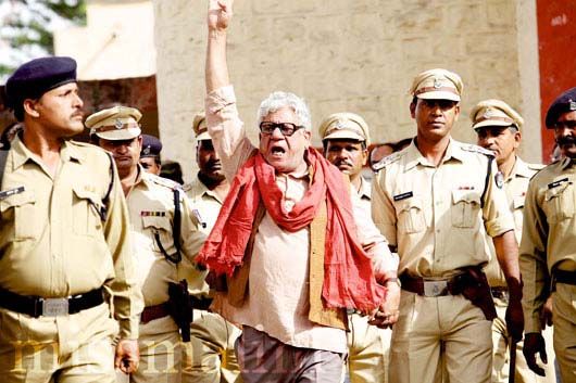 Om Puri shows his might