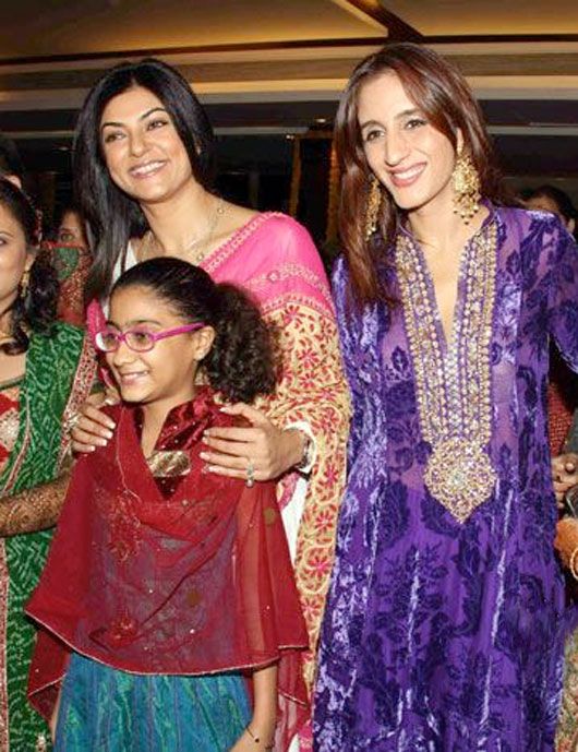 Sushmita Sen and Farah Khan Ali (photo courtesy | bharatstudent.com)