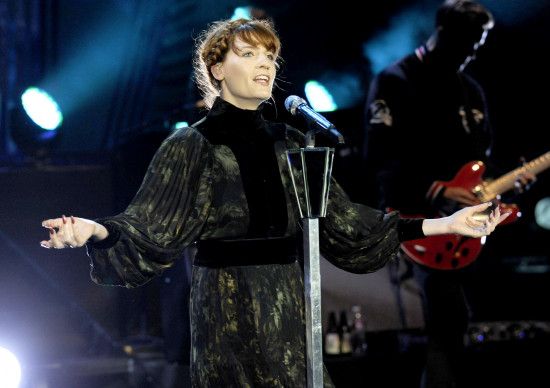 Florence Welch in custom Gucci during her performance in Mountain View, California on October 5th, 2012 (Photo courtesy | Gucci/Getty Images)
