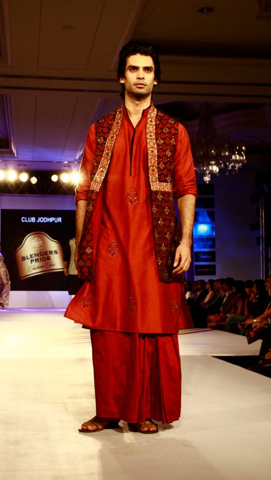 Model Gaurav Arora showcases a design by Raghavendra Rathore