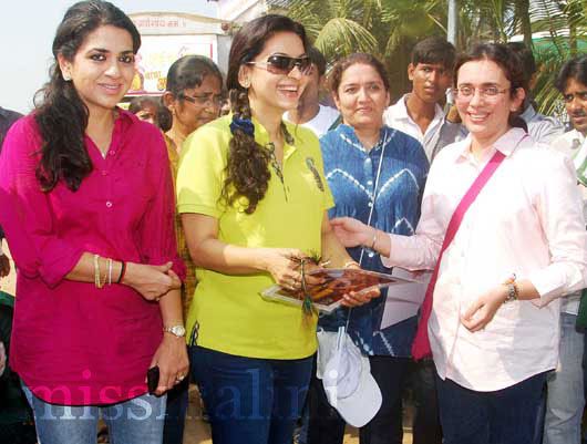 Spotted: Juhi Chawla Cleaning the Beach after Ganesh Visarjan