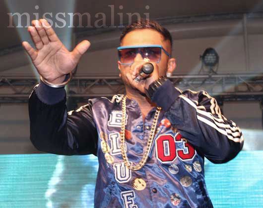 Yo Yo Honey Singh performs in Mumbai
