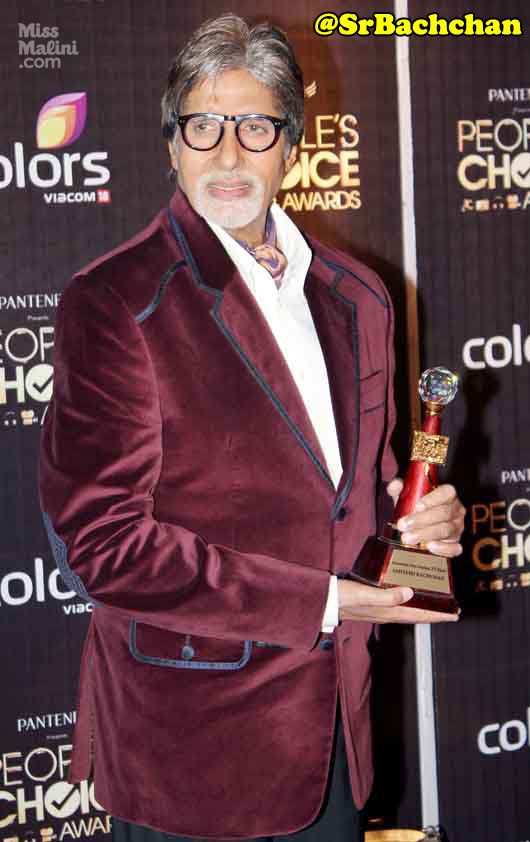 Amitabh Bachchan with his Award