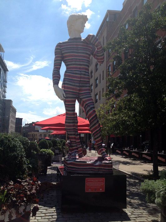 How interesting is this striped statue in the Meatpacking District!
