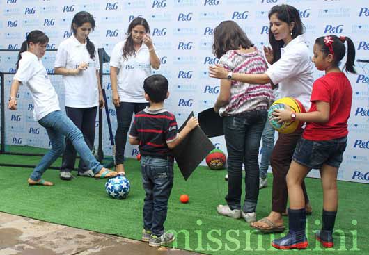 Celebrity mothers and their children play football with Mary Kom