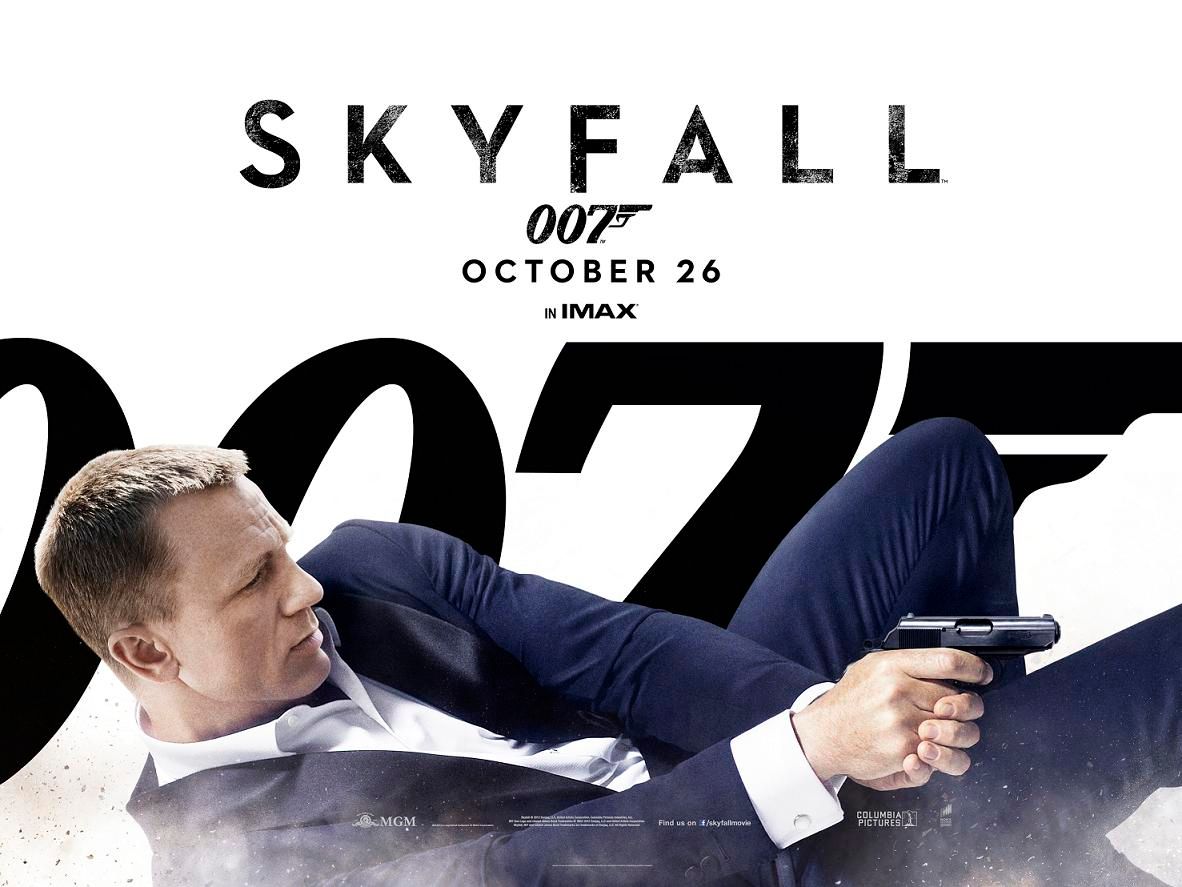 Daniel Craig in a Tom Ford midnight blue dinner jacket in "Skyfall"