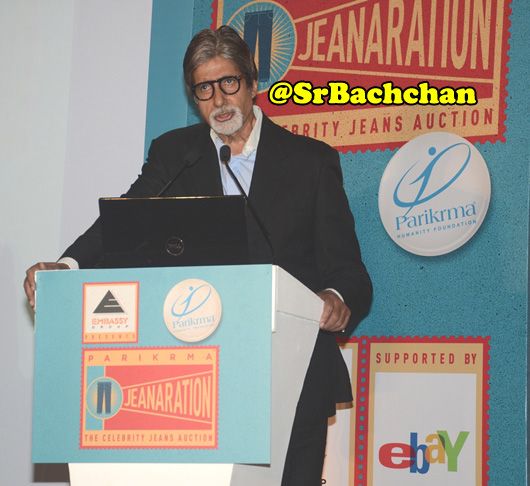 Amitabh Bachchan addresses the crowd at Jeaneration Inititiative for NGO Parikrma