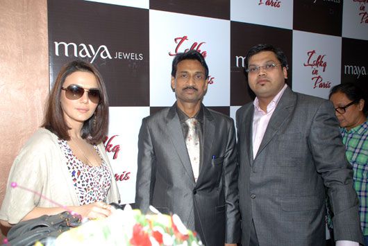 Preity Zinta Unveils the New Festive Collection for Maya Jewellers
