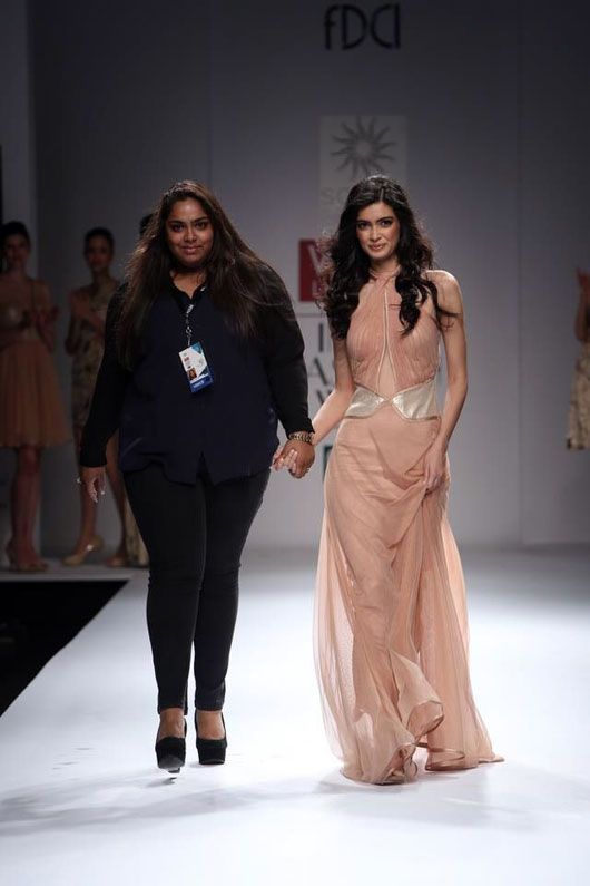 Diana Penty Sizzles as the Showstopper for Schon